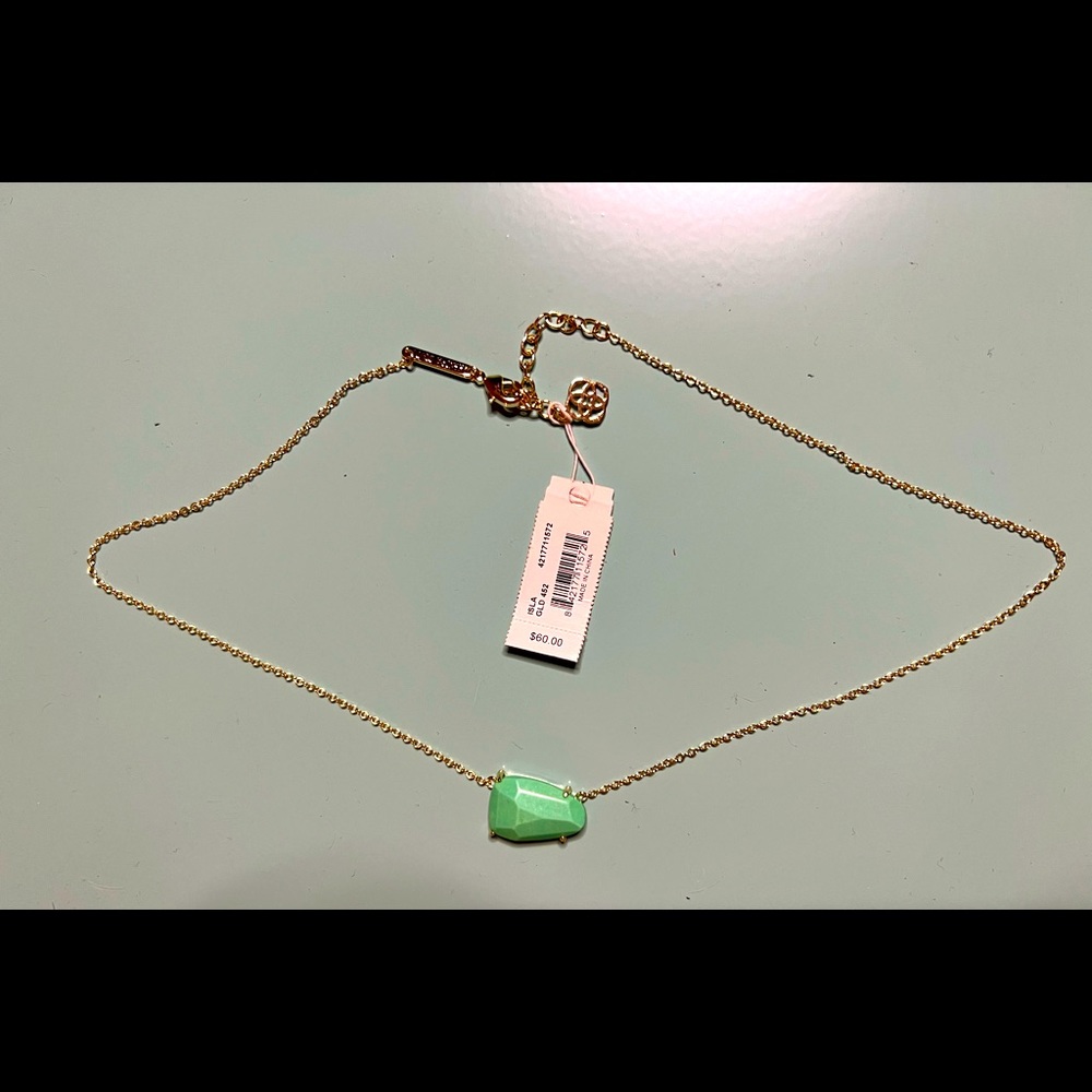 Kendra Scott necklace